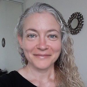 Meet your Posher, Esther